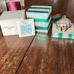 Wallace Silversmith’s 1975 bell